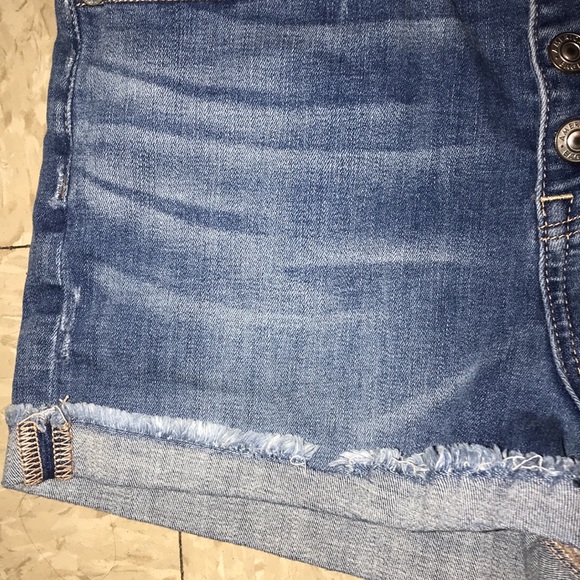 American Eagle Outfitters Ne(x)t Level Curvy Hi-Rise Denim Shortie in Blue sz 6 - Picture 8 of 14